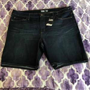 NWT Lee Plus Size Bermuda Midrise Regular Fit Shorts - Premium Stretch S…